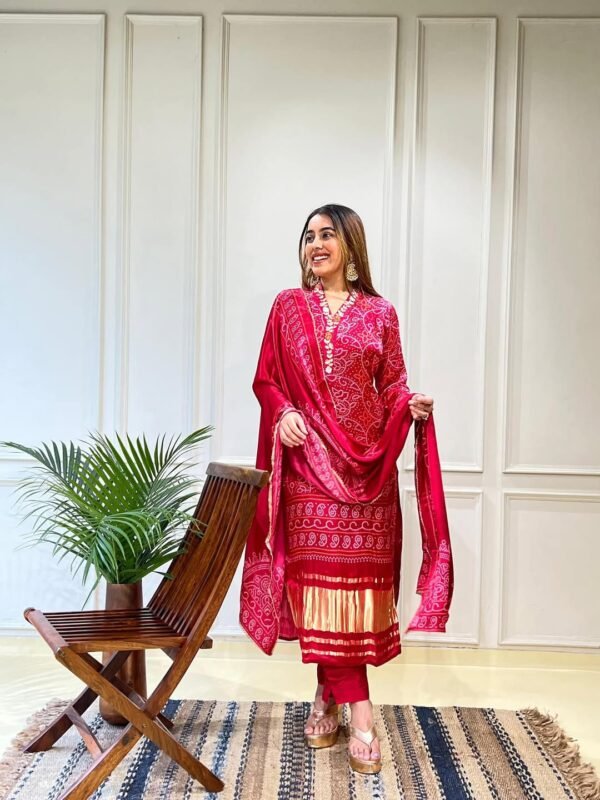 Nazaakat Kurta Pants with Dupatta