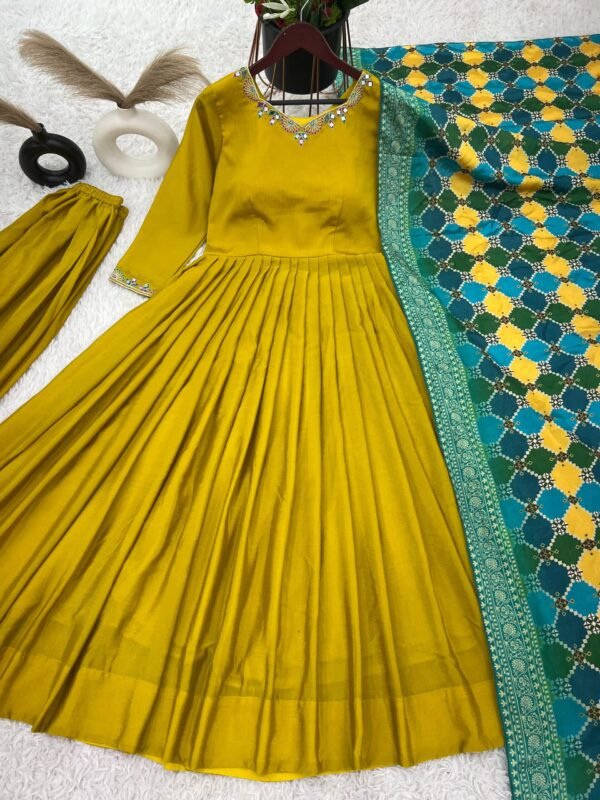 Mehfil Glow Kurti Plazzo with Dupatta - Image 5