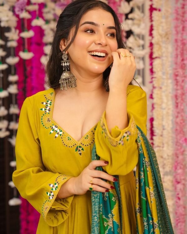 Mehfil Glow Kurti Plazzo with Dupatta - Image 6