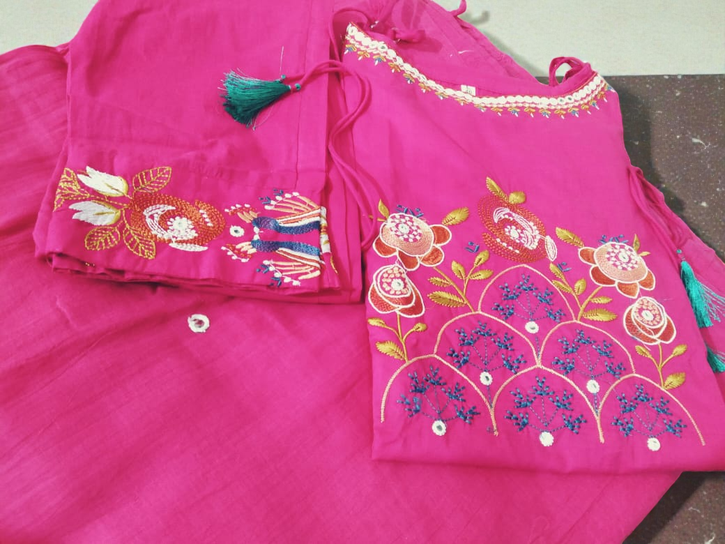 Everyday Elegance Pink Kurti Set - Image 2